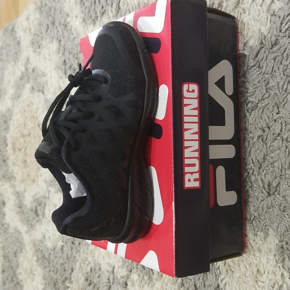 FILA Fantom 4 Kid's Black Running 1 - Picture 2 of 5